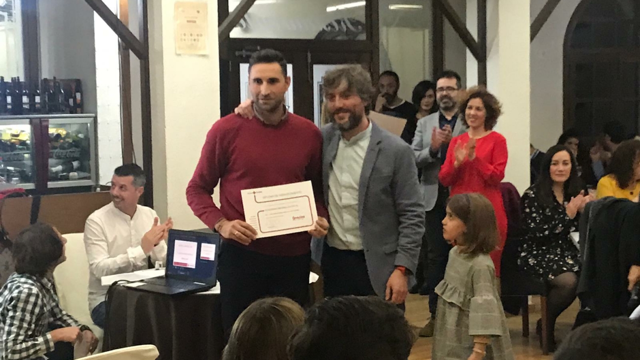 Reconocimiento a Medina Lauxa Academia por Cruz Roja por su colaboración